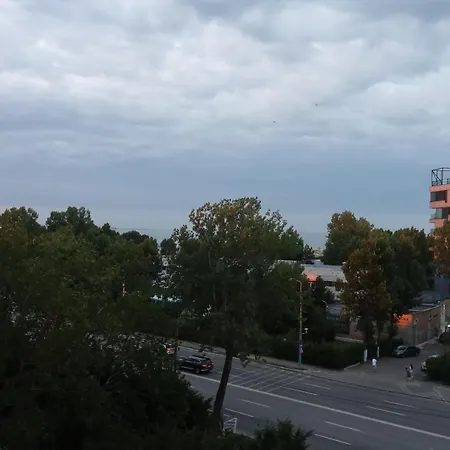 Lira Mamaia