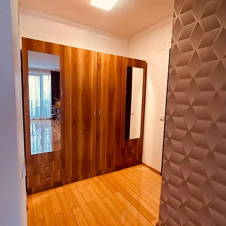Lira Apartment Mamaia