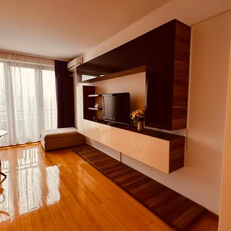 Lira Mamaia